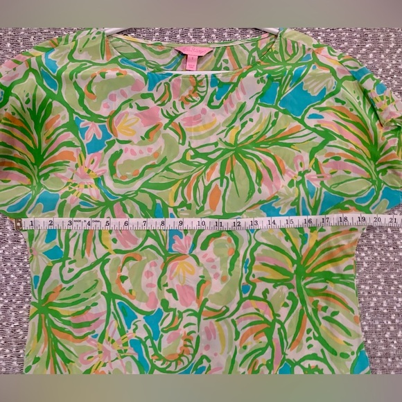 Lilly Pulitzer 100% Silk Green and Blue Tropical Short Sleeve Blouse - Picture 5 of 5